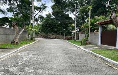 Imagem: A casa possui 2 Dormitórios, 2 Banheiros, 3 Vagas na garagem