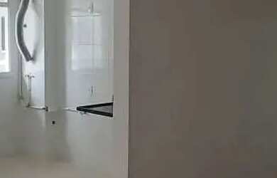 Imagem: O apartamento possui 3 Dormitórios, 1 Banheiro, 1 Vaga na garagem