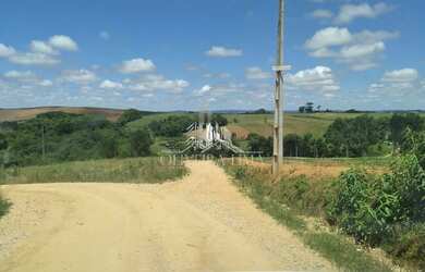 Imagem: O terreno possui 28.000m² de Área e está localizado em Contenda