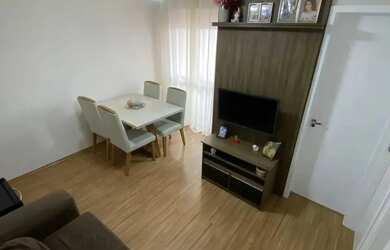 Imagem: O apartamento possui 2 Dormitórios, 1 Banheiro, 1 Vaga na garagem