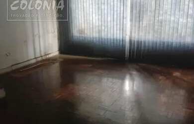 Imagem: A casa possui 3 Dormitórios, 2 Banheiros, 3 Vagas na garagem