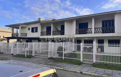 Imagem: O apartamento possui 1 Dormitório, 2 Banheiros, 1 Vaga na garagem