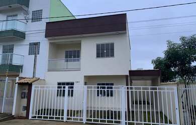 Imagem: A casa possui 5 Dormitórios, 4 Banheiros, 220m² de Área e