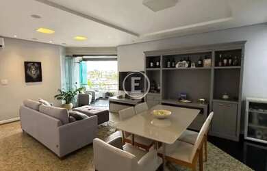 Imagem: O apartamento possui 4 Dormitórios, 3 Banheiros, 2 Vagas na