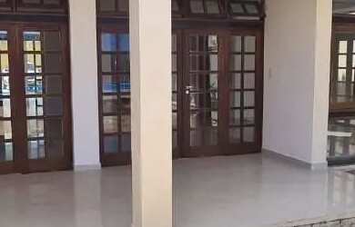 Imagem: O depósito possui 3 Vagas na garagem, 440m² de Área e está