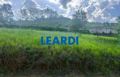 Imagem: O terreno possui 980m² de Área e está localizado em Santa