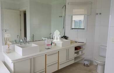 Imagem 4: Casa no Tamboré 10 com 4 suítes e 4 vagas de garagem