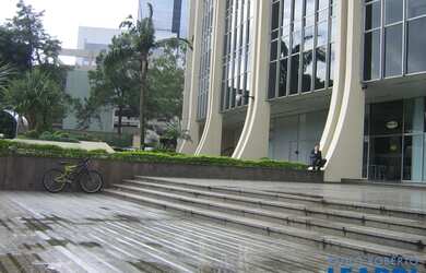 Imagem: O depósito possui 5 Vagas na garagem, 559m² de Área e está