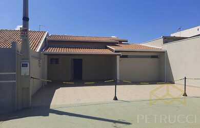 Imagem: A casa possui 2 Dormitórios, 2 Banheiros, 4 Vagas na garagem