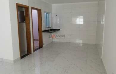 Imagem: A casa possui 2 Dormitórios, 1 Banheiro, 2 Vagas na garagem