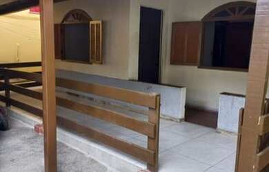 Imagem: A casa possui 2 Dormitórios, 1 Banheiro, 80m² de Área, Varanda