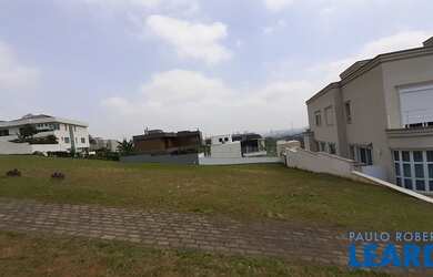 Imagem: O terreno possui 500m² de Área e está localizado em Tamboré