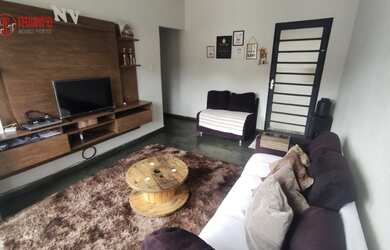 Imagem: A casa possui 2 Dormitórios, 1 Banheiro, 1 Vaga na garagem