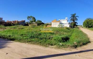 Imagem: O terreno possui 360m² de Área e está localizado em Laranjal