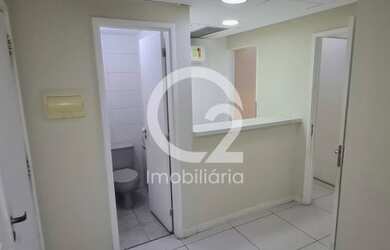 Imagem: O depósito possui 2 Vagas na garagem, 77m² de Área e está