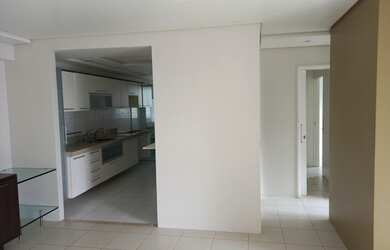 Imagem: O apartamento possui 3 Dormitórios, 2 Banheiros, 2 Vagas na