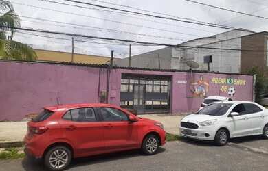 Imagem: O depósito possui 1.600m² de Área e está localizado em