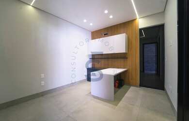 Imagem 6: Sobrado em condominio na Zona Sul com móveis planejados e elevador instalado