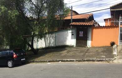 Imagem: A fazenda possui 200m² de Área e está localizado em Centro