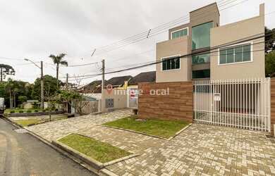 Imagem: A casa possui 3 Dormitórios, 3 Banheiros, 1 Vaga na garagem