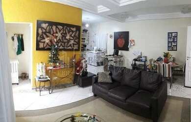 Imagem: A casa possui 5 Dormitórios, 5 Banheiros, 2 Vagas na garagem