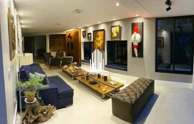 Imagem 1: Casa Reformada com 4 dormitórios sendo 2 suítes 5 banheiros 4 vagas Residencial 5 Alphavi