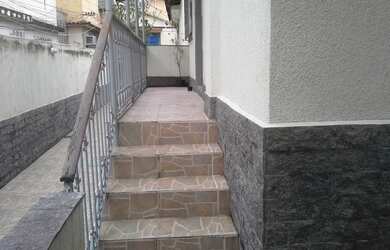 Imagem: A casa possui 1 Dormitório, 1 Banheiro, 48m² de Área e está