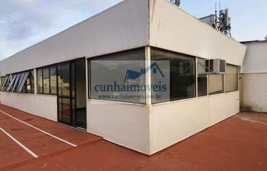 Imagem: O depósito possui 2 Vagas na garagem e 205m² de Área e está