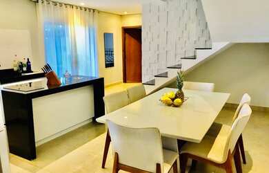 Imagem: A casa em condomínio possui 2 Dormitórios, 2 Banheiros, 4