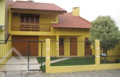 Imagem: A casa possui 4 Dormitórios, 1 Banheiro, 294m² de Área e