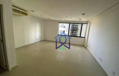 Imagem: O depósito possui 1 Vaga na garagem, 31m² de Área e está