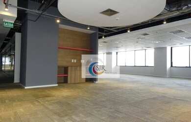 Imagem: O depósito possui 5 Vagas na garagem, 888m² de Área e está