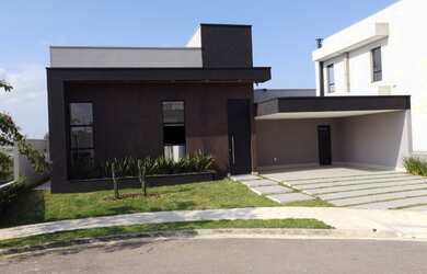 Imagem: A casa em condomínio possui 3 Dormitórios, 3 Banheiros, 2