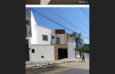 Imagem: A casa possui 2 Dormitórios, 2 Banheiros, 1 Vaga na garagem