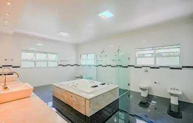 Imagem 16: Casa para venda e locação por R$12.000.000,00 ou R$ 42.000,00/mês em...