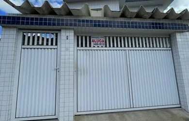 Imagem: A casa possui 2 Dormitórios, 1 Banheiro, 1 Vaga na garagem