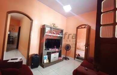 Imagem: A casa possui 3 Dormitórios, 3 Banheiros, 1 Vaga na garagem