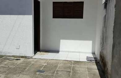 Imagem: A casa para alugar possui 2 Dormitórios, 3 Banheiros e 1 Vaga