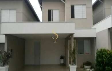 Imagem: A casa possui 4 Dormitórios, 3 Banheiros, 2 Vagas na garagem