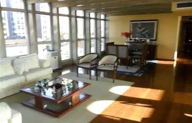 Imagem: O apartamento possui 5 Dormitórios, 5 Banheiros, 4 Vagas na