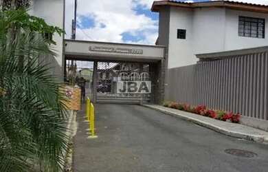 Imagem: A casa possui 4 Dormitórios, 2 Banheiros, 2 Vagas na garagem