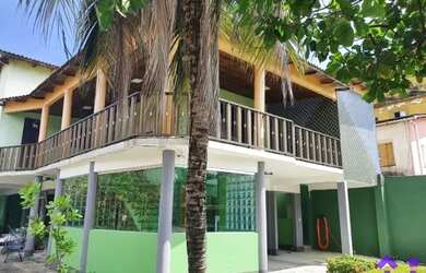 Imagem: A casa possui 5 Dormitórios, 5 Banheiros, 5 Vagas na garagem