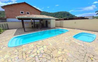 Imagem: A casa em condomínio possui 2 Dormitórios, 2 Banheiros, 1