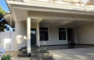 Imagem: A casa em condomínio possui 5 Dormitórios, 5 Banheiros, 4