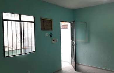 Imagem: A casa possui 1 Dormitório, 1 Banheiro e está localizado