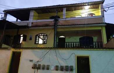 Imagem: A casa e possui 2 Dormitórios, Suítes, 1 Banheiro está localizado