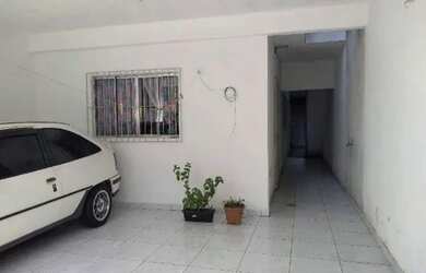 Imagem: A casa possui 2 Dormitórios, 2 Banheiros, 1 Vaga na garagem