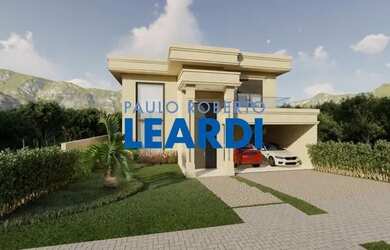 Imagem: A casa à venda possui 4 Dormitórios, 5 Banheiros, 4 Vagas