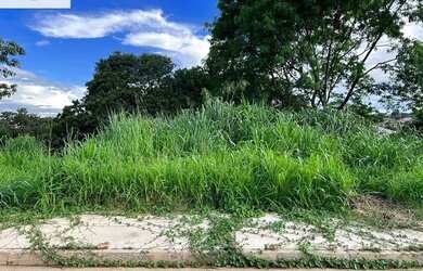Imagem: O terreno possui 360m² de Área e está localizado em Parque