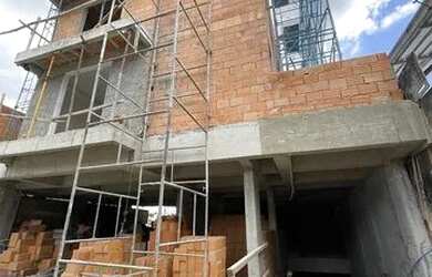 Imagem: O apartamento possui 2 Dormitórios, 2 Banheiros, 2 Vagas na